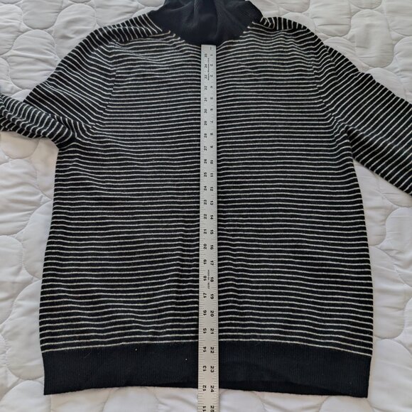 Express wool cashmere blend black and white turtleneck sweater Medium EUC - Picture 7 of 10